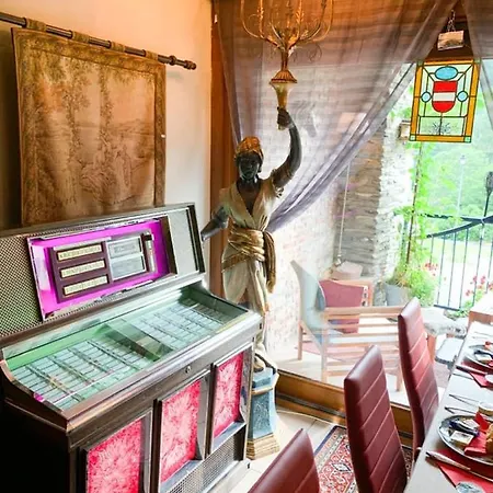 Bourgeoisie*** Hotel