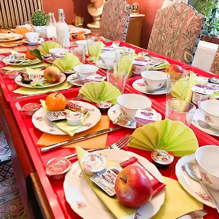 Bourgeoisie*** Hotel